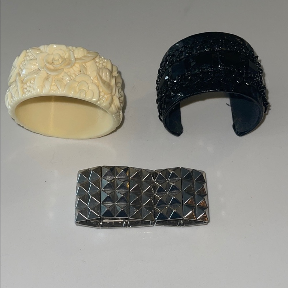 3 chunky bracelets!!